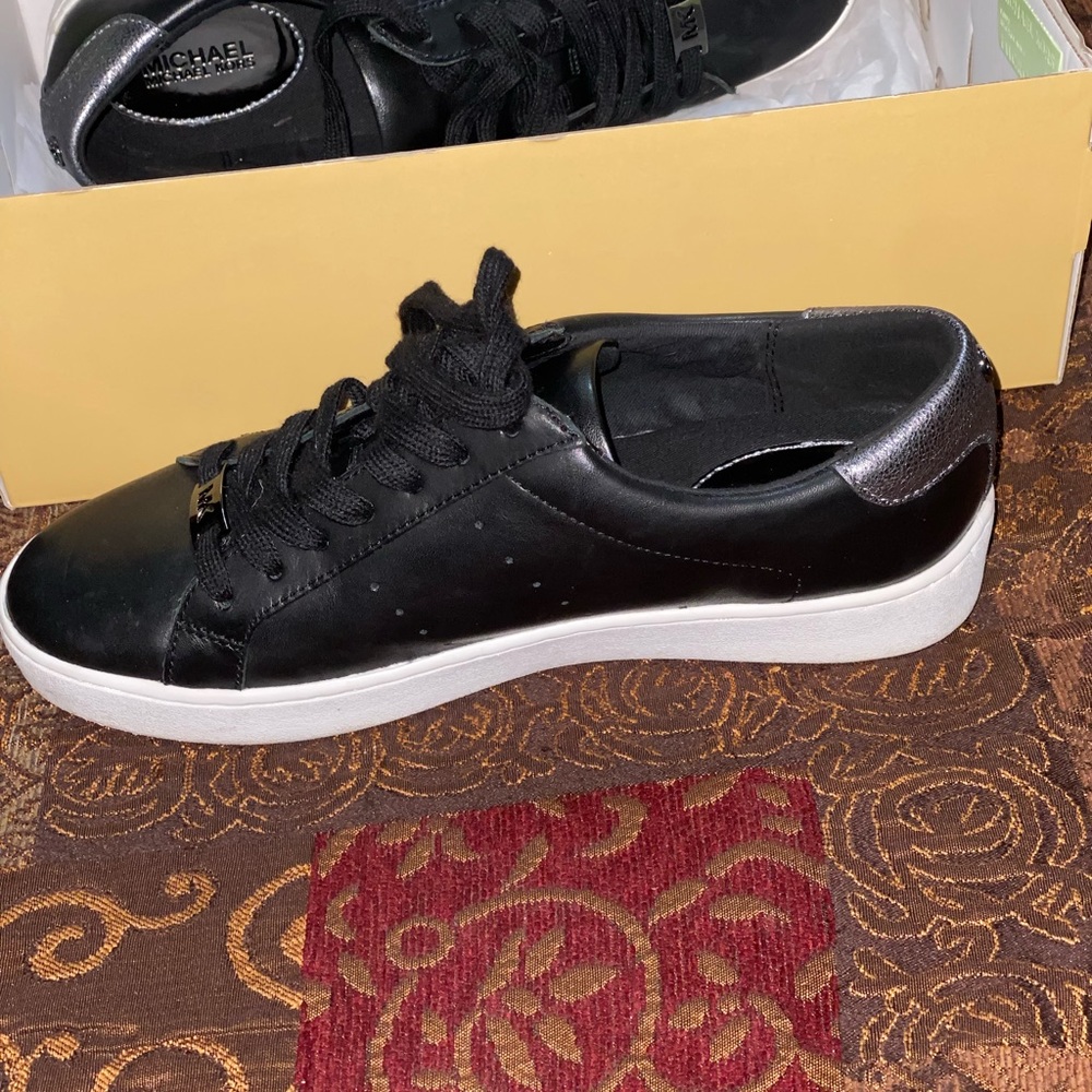Micheal Kors sneaker